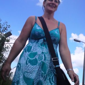 Femme réinsertée ose du nouveau Prune - rencontre-Cougar-Orléans