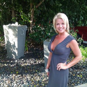 Un besoin pressant Emma - rencontre-Libertine-Brest