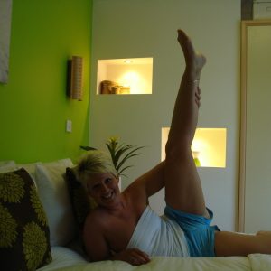 Une nuit étoilée, mais je suis seule. Claudine - rencontre-Naturiste-Perpignan