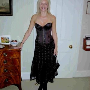 Que faire quand ton coloc t’invite sans toi ? Amélie - rencontre-Milf-Strasbourg